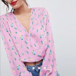 Plisse cropped pink top